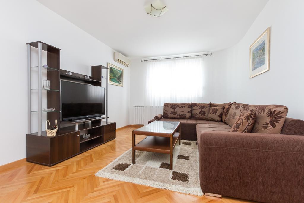 Comfortable Apartment Split Quarto foto